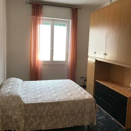 Traversa Alla Costa Генуя